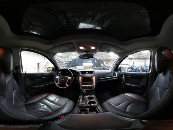 ✅ 2015 GMC Acadia SLT • VIN: 1GKKVSKD7FJ223570 • Lot: 42709319. Wystawiony na IAAI z przebiegiem 138 526 mil. Bezpłatny archiwum sprzedaży aukcyjnych z USA i szczegółowy raport historii pojazdu na DreamBid. Zdjęcie 18.