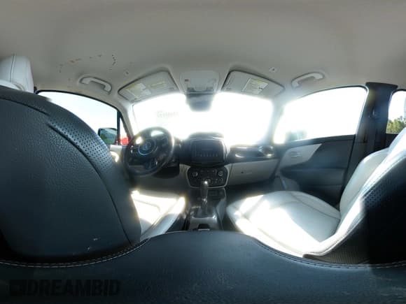 ✅ 2020 Jeep Renegade Limited • VIN: ZACNJAD18LPL69647 • Lot: 42435120. Listed on IAAI with 62,767 mi. Free auction sales archive from the USA and detailed vehicle history report at DreamBid. Image 18.