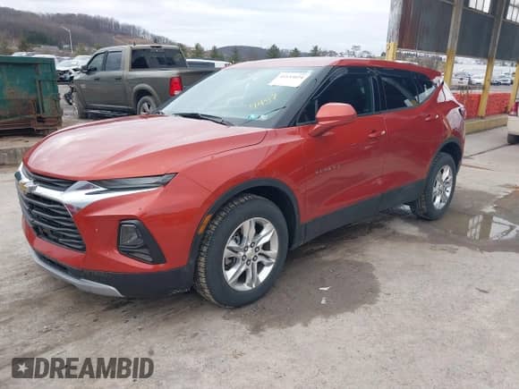 2021 Chevrolet Blazer LT z VIN 3GNKBHR4XMS567457, wystawiony jako IAAI lot #41133024 z przebiegiem 48 422 mil mil oraz . Historia ofert i sprzedaży dostępna na DreamBid. Obrazek 2.