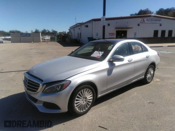 ✅ 2017 Mercedes-Benz C 300 • VIN: 55SWF4KB7HU206216 • Lot: 43347035. Wystawiony na IAAI z przebiegiem 174 357 mil. Bezpłatny archiwum sprzedaży aukcyjnych z USA i szczegółowy raport historii pojazdu na DreamBid. Zdjęcie 2.