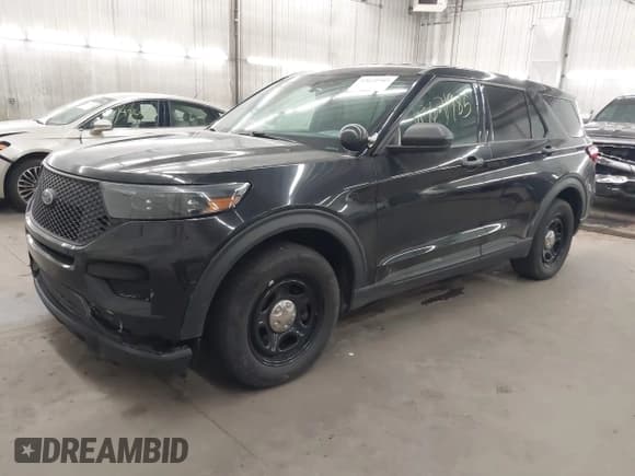 ✅ 2020 Ford Police Interceptor Utility • VIN: 1FM5K8AB2LGC01209 • Lot: 43621985. Wystawiony na IAAI z przebiegiem 117 708 mil. Bezpłatny archiwum sprzedaży aukcyjnych z USA i szczegółowy raport historii pojazdu na DreamBid. Zdjęcie 18.
