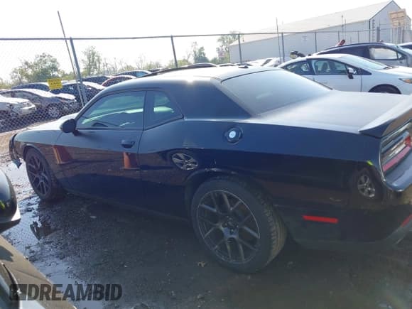✅ 2017 Dodge Challenger R/T • VIN: 2C3CDZBT9HH542691 • Lot: 43327898. Wystawiony na IAAI z przebiegiem 106 447 mil. Bezpłatny archiwum sprzedaży aukcyjnych z USA i szczegółowy raport historii pojazdu na DreamBid. Zdjęcie 13.