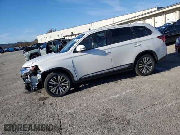 ✅ 2020 Mitsubishi Outlander ES • VIN: JA4AZ3A33LZ047778 • Lot: 90891635. Wystawiony na Copart z przebiegiem 39 560 mil. Bezpłatny archiwum sprzedaży aukcyjnych z USA i szczegółowy raport historii pojazdu na DreamBid. Zdjęcie 1.