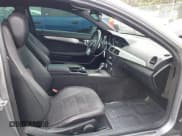 ✅ 2013 Mercedes-Benz C 250 • VIN: WDDGJ4HB9DG059771 • Lot: 42484969. Wystawiony na IAAI z przebiegiem 87 438 mil. Bezpłatny archiwum sprzedaży aukcyjnych z USA i szczegółowy raport historii pojazdu na DreamBid. Zdjęcie 5.