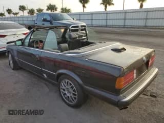✅ 1987 BMW 3 Series • VIN: WBABB1301H1925104 • Lot: 76612264. Wystawiony na Copart z przebiegiem 143 765 mil. Bezpłatny archiwum sprzedaży aukcyjnych z USA i szczegółowy raport historii pojazdu na DreamBid. Zdjęcie 2.