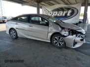 ✅ 2018 Toyota Prius Premium • VIN: JTDKARFP9J3100872 • Lot: 91908985. Wystawiony na Copart z przebiegiem 20 925 mil. Bezpłatny archiwum sprzedaży aukcyjnych z USA i szczegółowy raport historii pojazdu na DreamBid. Zdjęcie 4.