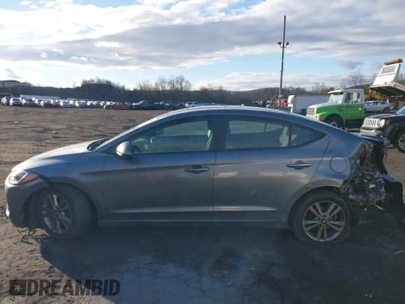 ✅ 2018 Hyundai Elantra SEL • VIN: 5NPD84LF9JH363922 • Лот: 43712383. Опубликован ранее на IAAI с пробегом 63 439 миль. Бесплатный доступ к архиву аукционных продаж из США и подробный отчёт об истории автомобиля на DreamBid. Изображение 6.