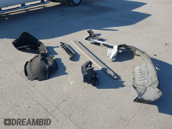 ✅ 2024 Cadillac Escalade ESV 4WD Sport • VIN: 1GYS4PKL4RR168806 • Lot: 43445796. Listed on IAAI with 32,193 mi. Free auction sales archive from the USA and detailed vehicle history report at DreamBid. Image 12.