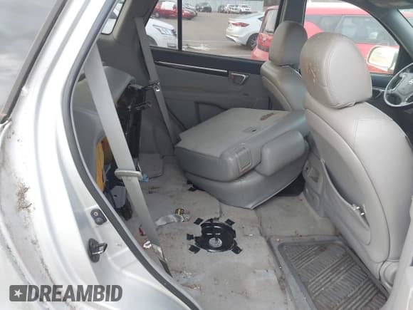 ✅ 2007 Hyundai Santa Fe SE • VIN: 5NMSH73E87H061267 • Lot: 43852443. Listed on IAAI with 377,237 mi. Free auction sales archive from the USA and detailed vehicle history report at DreamBid. Image 8.