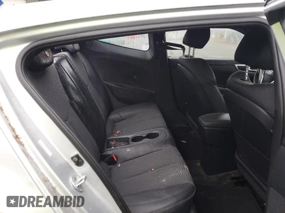 ✅ 2016 Hyundai Veloster • VIN: KMHTC6AD1GU302811 • Lot: 91924135. Wystawiony na Copart z przebiegiem 15 935 mil. Bezpłatny archiwum sprzedaży aukcyjnych z USA i szczegółowy raport historii pojazdu na DreamBid. Zdjęcie 10.