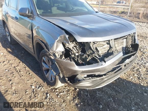 ✅ 2018 Volkswagen Atlas S • VIN: 1V2AP2CA1JC598419 • Lot: 43695668. Listed on IAAI with 77,828 mi. Free auction sales archive from the USA and detailed vehicle history report at DreamBid. Image 6.