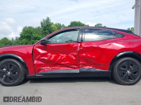 ✅ 2023 Ford Mustang Mach-E California Route 1 • VIN: 3FMTK2SU0PMA91177 • Lot: 42698439. Wystawiony na IAAI z przebiegiem 37 208 mil. Bezpłatny archiwum sprzedaży aukcyjnych z USA i szczegółowy raport historii pojazdu na DreamBid. Zdjęcie 6.