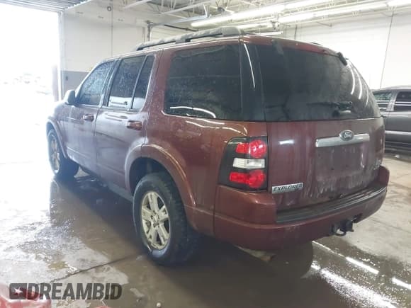 ✅ 2010 Ford Explorer XLT • VIN: 1FMEU7D89AUB13941 • Lot: 41651307. Wystawiony na IAAI z przebiegiem 201 322 mil. Bezpłatny archiwum sprzedaży aukcyjnych z USA i szczegółowy raport historii pojazdu na DreamBid. Zdjęcie 3.