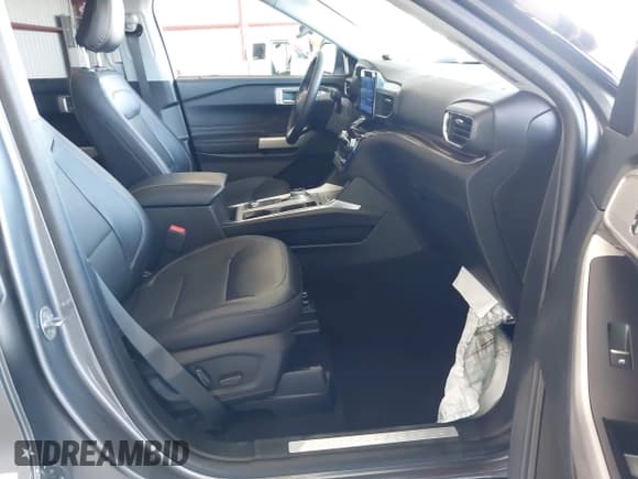 ✅ 2024 Ford Explorer Limited • VIN: 1FMSK8FHXRGA39340 • Lot: 42541569. Wystawiony na IAAI z przebiegiem 5 954 mil. Bezpłatny archiwum sprzedaży aukcyjnych z USA i szczegółowy raport historii pojazdu na DreamBid. Zdjęcie 5.