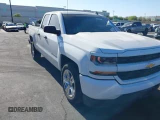 ✅ 2018 Chevrolet Silverado 1500 Custom • VIN: 1GCRCPEC0JZ322290 • Lot: 42232740. Wystawiony na IAAI z przebiegiem 122 273 mil. Bezpłatny archiwum sprzedaży aukcyjnych z USA i szczegółowy raport historii pojazdu na DreamBid. Zdjęcie 1.