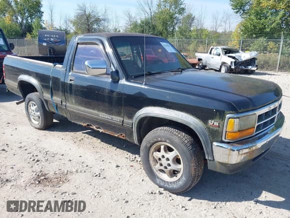 ✅ 1996 Dodge Dakota • VIN: 1B7GG26XXTS522704 • Lot: 43319567. Wystawiony na IAAI z przebiegiem 244 mil. Bezpłatny archiwum sprzedaży aukcyjnych z USA i szczegółowy raport historii pojazdu na DreamBid. Zdjęcie 1.