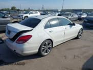 ✅ 2018 Mercedes-Benz C 300 • VIN: 55SWF4JB8JU259952 • Lot: 43535990. Wystawiony na IAAI z przebiegiem 135 066 mil. Bezpłatny archiwum sprzedaży aukcyjnych z USA i szczegółowy raport historii pojazdu na DreamBid. Zdjęcie 4.