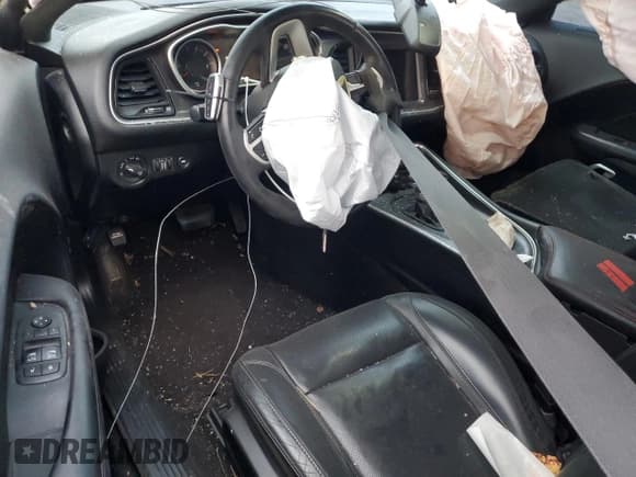 ✅ 2018 Dodge Challenger SXT Plus • VIN: 2C3CDZAG5JH259148 • Лот: 92038875. Опубликован ранее на Copart с пробегом 137 268 миль. Бесплатный доступ к архиву аукционных продаж из США и подробный отчёт об истории автомобиля на DreamBid. Изображение 8.