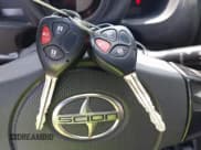 ✅ 2010 Scion xD • VIN: JTKKU4B4XA1004386 • Лот: 43025970. Опубликован ранее на IAAI с пробегом 193 188 миль. Бесплатный доступ к архиву аукционных продаж из США и подробный отчёт об истории автомобиля на DreamBid. Изображение 11.