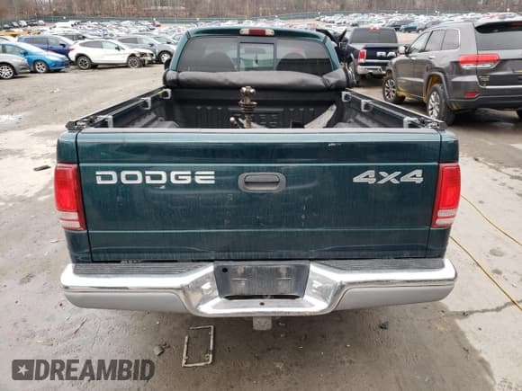✅ 1997 Dodge Dakota • VIN: 1B7GG23XXVS260724 • Lot: 81040004. Wystawiony na Copart z przebiegiem Nie podano. Bezpłatny archiwum sprzedaży aukcyjnych z USA i szczegółowy raport historii pojazdu na DreamBid. Zdjęcie 6.