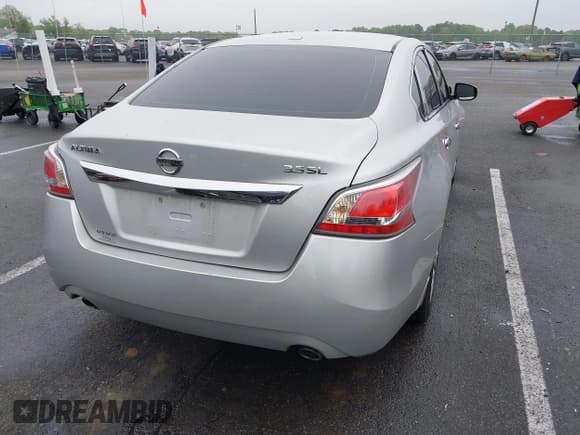 ✅ 2015 Nissan Altima SL • VIN: 1N4BL3AP2FC174260 • Lot: 42156384. Wystawiony na IAAI z przebiegiem 198 976 mil. Bezpłatny archiwum sprzedaży aukcyjnych z USA i szczegółowy raport historii pojazdu na DreamBid. Zdjęcie 4.
