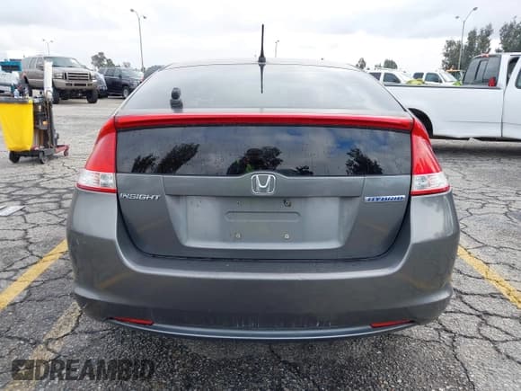 ✅ 2011 Honda Insight • VIN: JHMZE2H36BS004868 • Лот: 43719131. Опубликован ранее на IAAI с пробегом 367 130 миль. Бесплатный доступ к архиву аукционных продаж из США и подробный отчёт об истории автомобиля на DreamBid. Изображение 16.