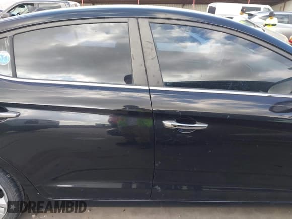 ✅ 2017 Hyundai Elantra SE • VIN: KMHD84LF3HU260202 • Lot: 42783393. Wystawiony na IAAI z przebiegiem 75 906 mil. Bezpłatny archiwum sprzedaży aukcyjnych z USA i szczegółowy raport historii pojazdu na DreamBid. Zdjęcie 12.