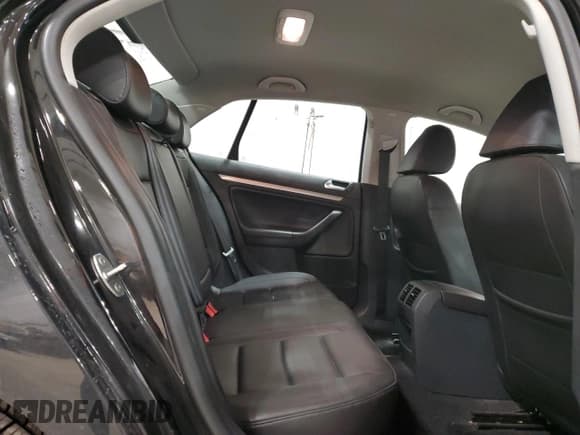 ✅ 2010 Volkswagen Jetta Limited Edition • VIN: 3VWAZ7AJ9AM099844 • Лот: 49606645. Опубликован ранее на Copart с пробегом 88 587 миль. Бесплатный доступ к архиву аукционных продаж из США и подробный отчёт об истории автомобиля на DreamBid. Изображение 10.