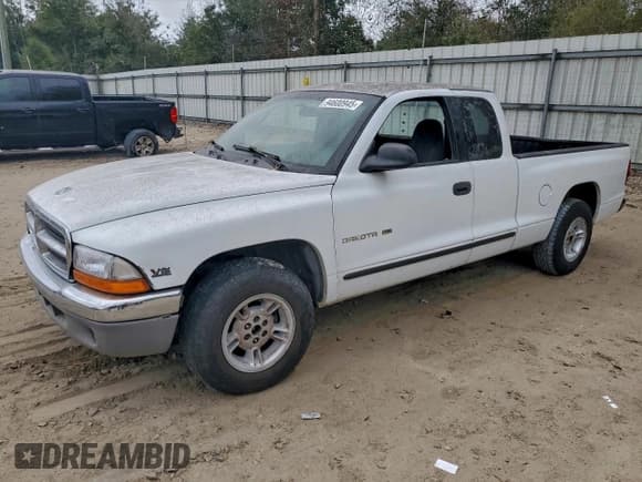 ✅ 2000 Dodge Dakota • VIN: 1B7GL22X5YS719000 • Lot: 94600945. Listed on Copart with 265,759 mi. Free auction sales archive from the USA and detailed vehicle history report at DreamBid. Image 1.