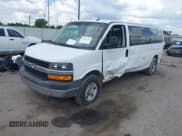 ✅ 2014 Chevrolet Express Passenger LT • VIN: 1GAZG1FG7E1109420 • Lot: 42932165. Wystawiony na IAAI z przebiegiem 73 267 mil. Bezpłatny archiwum sprzedaży aukcyjnych z USA i szczegółowy raport historii pojazdu na DreamBid. Zdjęcie 17.