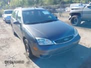 ✅ 2006 Ford Focus SE • VIN: 1FAHP36N66W218281 • Lot: 43047078. Wystawiony na IAAI z przebiegiem 145 371 mil. Bezpłatny archiwum sprzedaży aukcyjnych z USA i szczegółowy raport historii pojazdu na DreamBid. Zdjęcie 1.