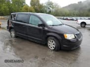 ✅ 2010 Chrysler Town & Country LX • VIN: 2A4RR2D13AR357136 • Lot: 84025525. Wystawiony na Copart z przebiegiem 85 058 mil. Bezpłatny archiwum sprzedaży aukcyjnych z USA i szczegółowy raport historii pojazdu na DreamBid. Zdjęcie 4.