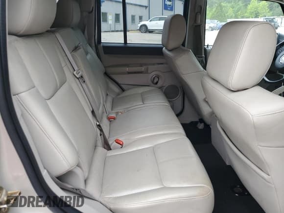 ✅ 2007 Jeep Commander Limited • VIN: 1J8HG58227C589152 • Лот: 64929945. Опубликован ранее на Copart с пробегом 165 182 миль. Бесплатный доступ к архиву аукционных продаж из США и подробный отчёт об истории автомобиля на DreamBid. Изображение 11.