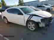 2013 Dodge Avenger SE z VIN 1C3CDZAB2DN563229, wystawiony jako Copart lot #82574925 z przebiegiem 160 261 mil mil oraz Szkoda całkowita • Salvage title. Historia ofert i sprzedaży dostępna na DreamBid. Obrazek 4.
