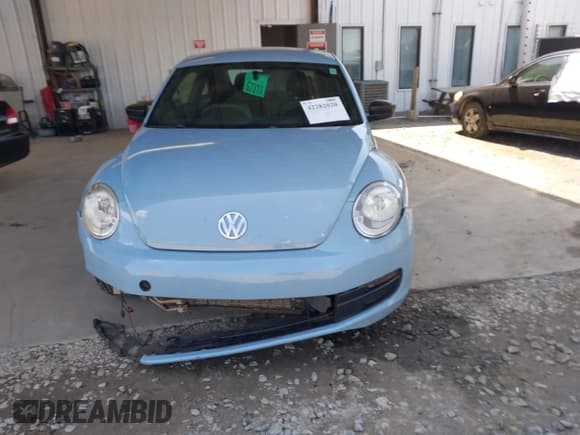 ✅ 2015 Volkswagen Beetle Fleet Edition • VIN: 3VWF17AT8FM610580 • Lot: 42282020. Listed on IAAI with 190,352 mi. Free auction sales archive from the USA and detailed vehicle history report at DreamBid. Image 12.