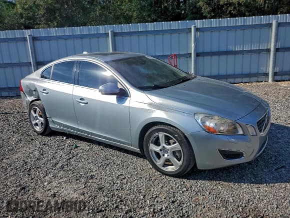 ✅ 2013 Volvo S60 T5 Premier • VIN: YV1612FS5D2173576 • Лот: 93962095. Опубликован ранее на Copart с пробегом 98 340 миль. Бесплатный доступ к архиву аукционных продаж из США и подробный отчёт об истории автомобиля на DreamBid. Изображение 4.