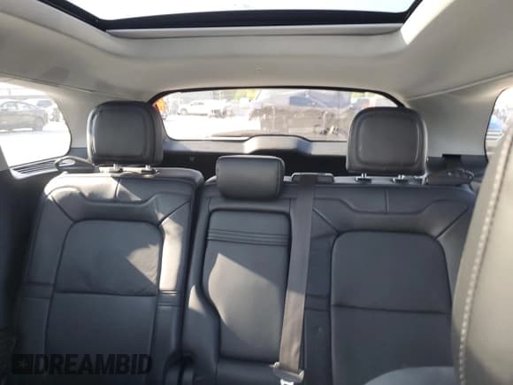 ✅ 2020 Lincoln Corsair Reserve • VIN: 5LMCJ2C9XLUL04832 • Lot: 67728205. Wystawiony na Copart z przebiegiem 23 848 mil. Bezpłatny archiwum sprzedaży aukcyjnych z USA i szczegółowy raport historii pojazdu na DreamBid. Zdjęcie 10.