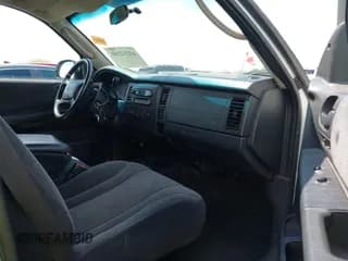 ✅ 2004 Dodge Dakota SLT • VIN: 1D7HG48N04S734207 • Lot: 42212240. Wystawiony na IAAI z przebiegiem 224 384 mil. Bezpłatny archiwum sprzedaży aukcyjnych z USA i szczegółowy raport historii pojazdu na DreamBid. Zdjęcie 5.