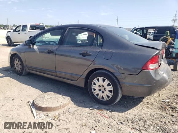 ✅ 2011 Honda Civic DX-VP • VIN: 2HGFA1F3XBH504392 • Lot: 82613445. Wystawiony na Copart z przebiegiem 207 070 mil. Bezpłatny archiwum sprzedaży aukcyjnych z USA i szczegółowy raport historii pojazdu na DreamBid. Zdjęcie 2.