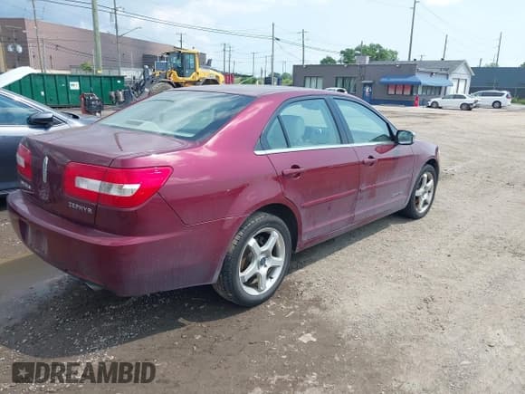 ✅ 2006 Lincoln Zephyr • VIN: 3LNHM261X6R643866 • Lot: 42883037. Listed on IAAI with 132,397 mi. Free auction sales archive from the USA and detailed vehicle history report at DreamBid. Image 4.