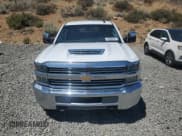 ✅ 2017 Chevrolet Silverado 2500HD LT • VIN: 1GC1KVEY2HF148105 • Lot: 66988465. Wystawiony na Copart z przebiegiem 142 747 mil. Bezpłatny archiwum sprzedaży aukcyjnych z USA i szczegółowy raport historii pojazdu na DreamBid. Zdjęcie 5.