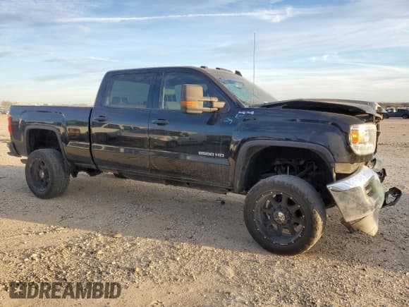 ✅ 2018 GMC Sierra 2500HD • VIN: 1GT12REG8JF167083 • Lot: 42046755. Wystawiony na Copart z przebiegiem 204 046 mil. Bezpłatny archiwum sprzedaży aukcyjnych z USA i szczegółowy raport historii pojazdu na DreamBid. Zdjęcie 4.