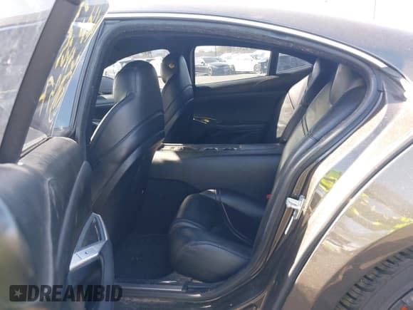 ✅ 2018 Karma Revero • VIN: 50GK41SA4JA000249 • Lot: 41865477. Wystawiony na IAAI z przebiegiem 104 010 mil. Bezpłatny archiwum sprzedaży aukcyjnych z USA i szczegółowy raport historii pojazdu na DreamBid. Zdjęcie 8.