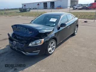 ✅ 2015 Volvo S60 T5 Premier • VIN: YV1612TK7F1342588 • Lot: 43488576. Wystawiony na IAAI z przebiegiem 81 838 mil. Bezpłatny archiwum sprzedaży aukcyjnych z USA i szczegółowy raport historii pojazdu na DreamBid. Zdjęcie 2.
