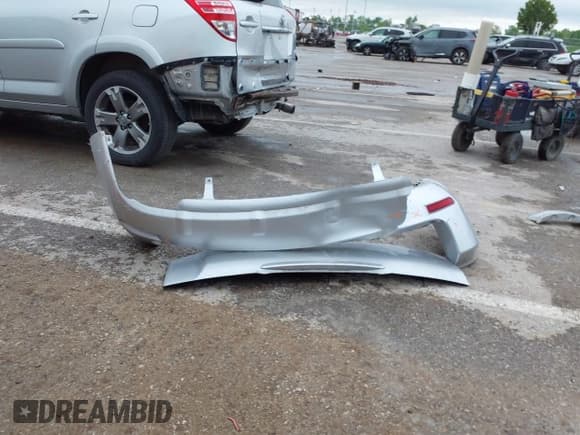 ✅ 2011 Toyota RAV4 Sport • VIN: JTMRK4DV1B5101858 • Lot: 42124449. Listed on IAAI with 168,758 mi. Free auction sales archive from the USA and detailed vehicle history report at DreamBid. Image 12.