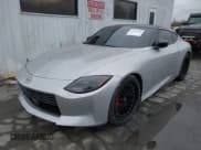 ✅ 2024 Nissan Z Performance • VIN: JN1BZ4BH8RM362157 • Лот: 41553369. Опубликован ранее на IAAI с пробегом 398 миль. Бесплатный доступ к архиву аукционных продаж из США и подробный отчёт об истории автомобиля на DreamBid. Изображение 17.
