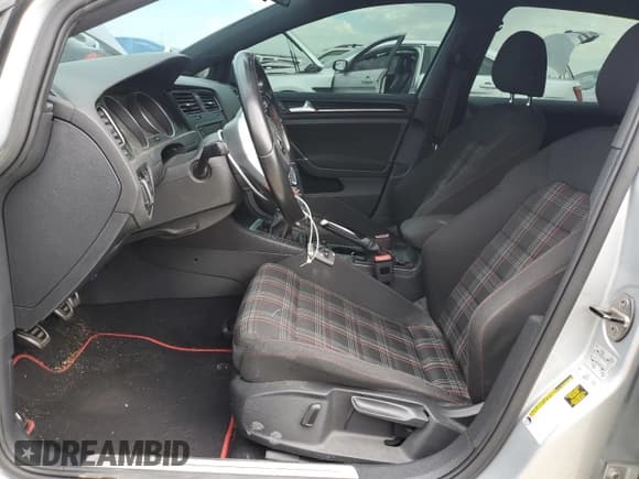 ✅ 2017 Volkswagen Golf GTI S • VIN: 3VW5T7AU7HM033137 • Lot: 81512015. Listed on Copart with 116,719 mi. Free auction sales archive from the USA and detailed vehicle history report at DreamBid. Image 7.