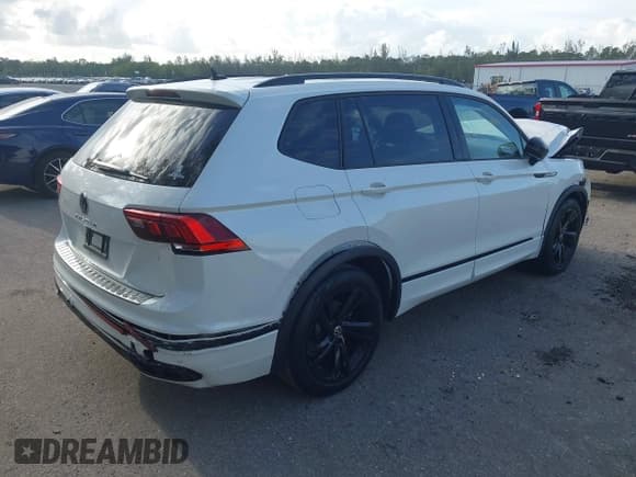 ✅ 2023 Volkswagen Tiguan SE R-Line Black • VIN: 3VVCB7AX0PM092375 • Lot: 42176568. Listed on IAAI with 25,037 mi. Free auction sales archive from the USA and detailed vehicle history report at DreamBid. Image 4.