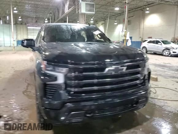 ✅ 2025 Chevrolet Silverado 1500 High Country • VIN: 1GCUKJELXSZ123078 • Lot: 87871055. Listed on Copart with 2,453 mi. Free auction sales archive from the USA and detailed vehicle history report at DreamBid. Image 13.