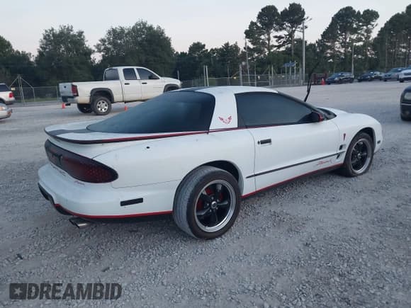 ✅ 1999 Pontiac Firebird Formula • VIN: 2G2FV22G9X2215536 • Lot: 42754842. Listed on IAAI with 159,878 mi. Free auction sales archive from the USA and detailed vehicle history report at DreamBid. Image 4.